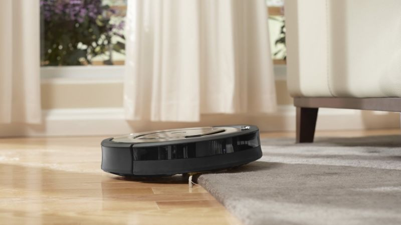 iRobot Roomba 880, $425 | Roomba 650, $289